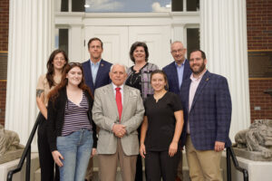 UTS students and staff with Dr. Ronnie Erwin